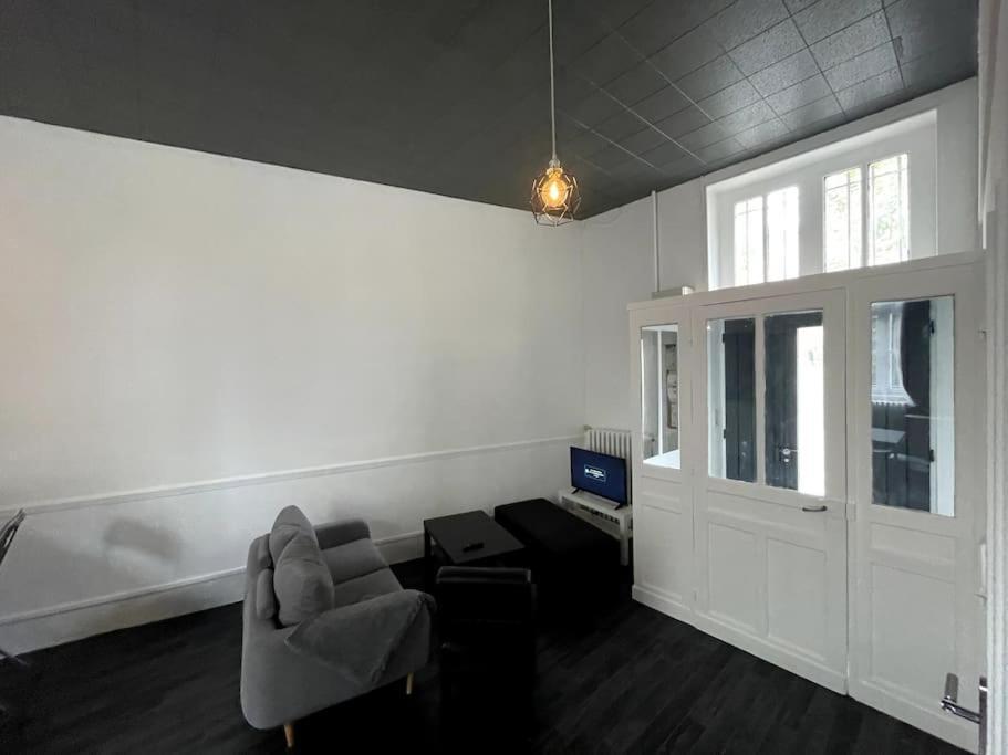 Agreable Maison De Ville Dans La Plus Belle Avenue Orléans Eksteriør bilde