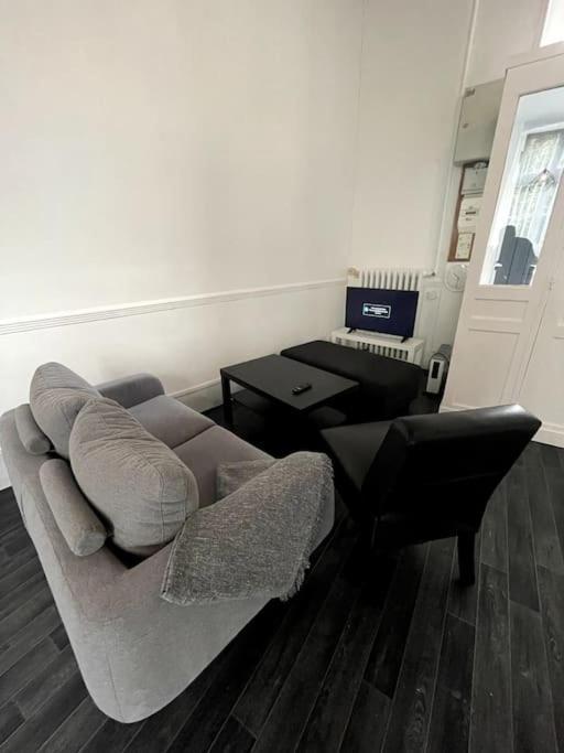 Agreable Maison De Ville Dans La Plus Belle Avenue Orléans Eksteriør bilde